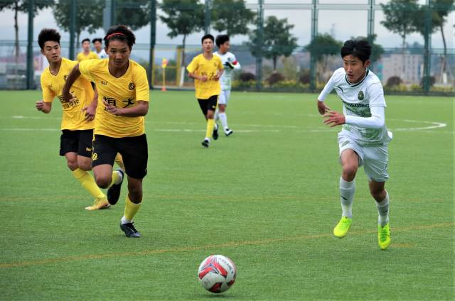 ÷���е����쳬�����ͼұ���һ��һ·��������������������ͼΪ�����УU15vs�㽭�̳�U15�����������ֹ�ͼ��