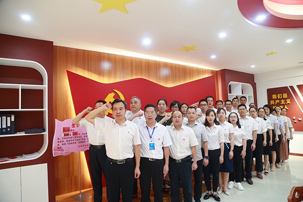 �����������ա��������뵳���ġ�