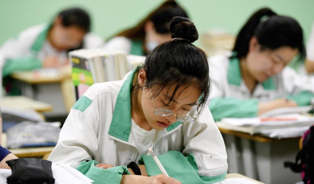 8000�ֽ��ģ�0�ָ߿����������Ǹ�����ĺ���Ů����������ģ�