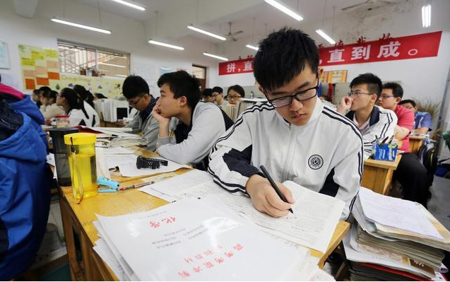 �߿�״Ԫ��ͥ�����������Ҿ���඼���ƣ����Ƕ����ԡ����֡���ͥ