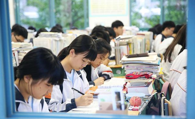 �߿��ɼ�����600�֣���ר�ƾ�У��������