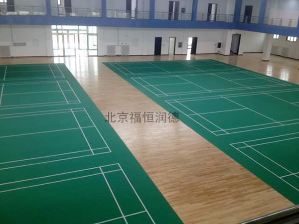 ѧУ��ٹ�ľ�ذ�