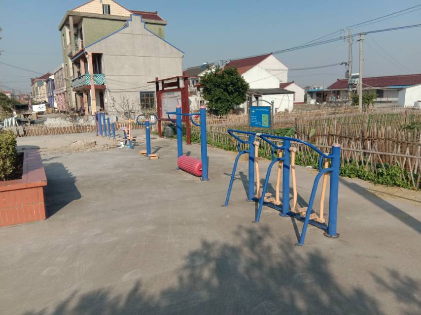 ���۴彡����