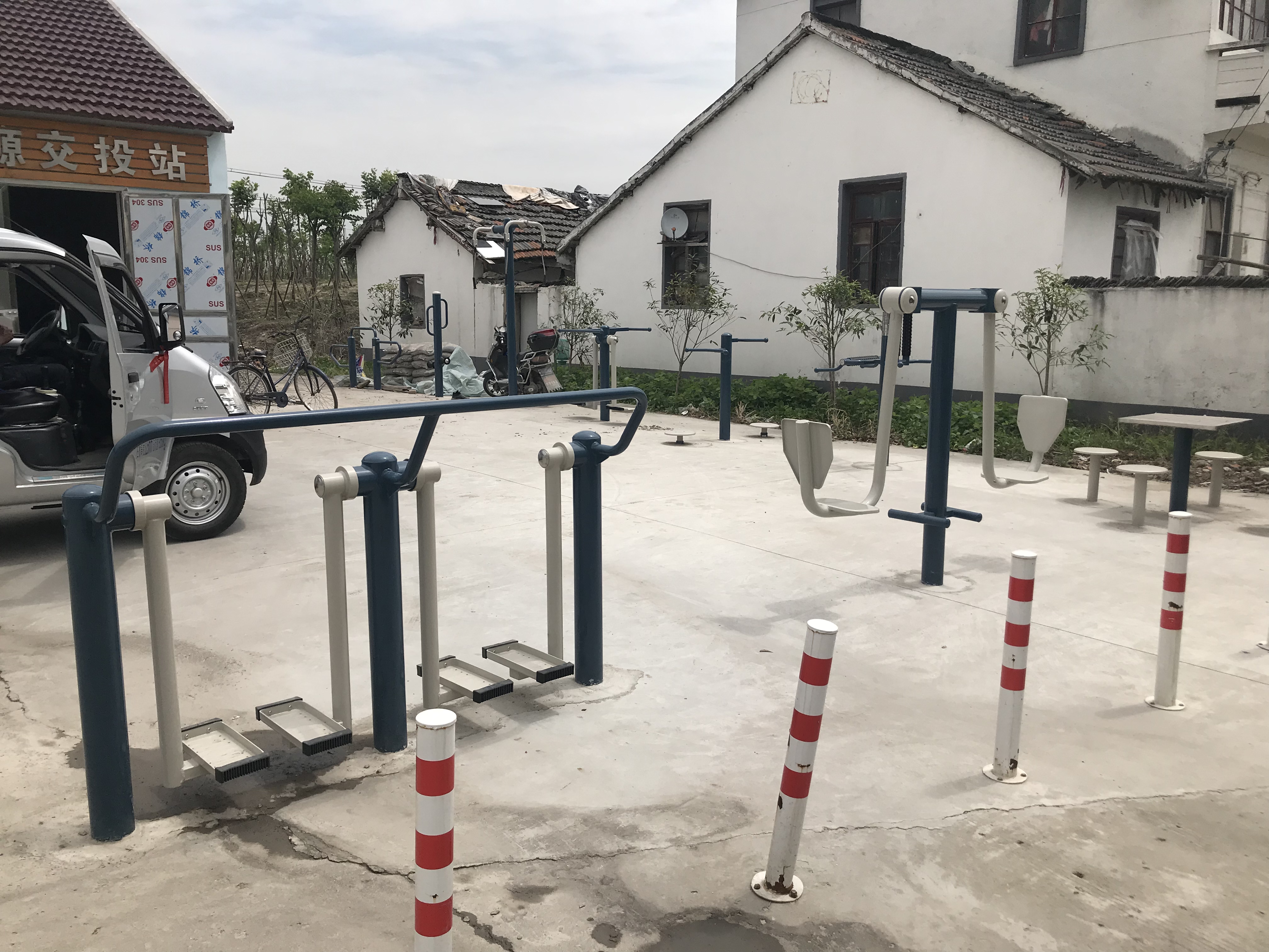 ��Ȫ��ί�ع����ֽ���Է��