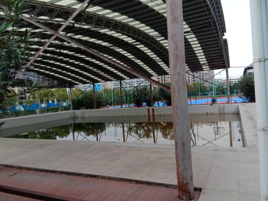 ����һ��ί������B