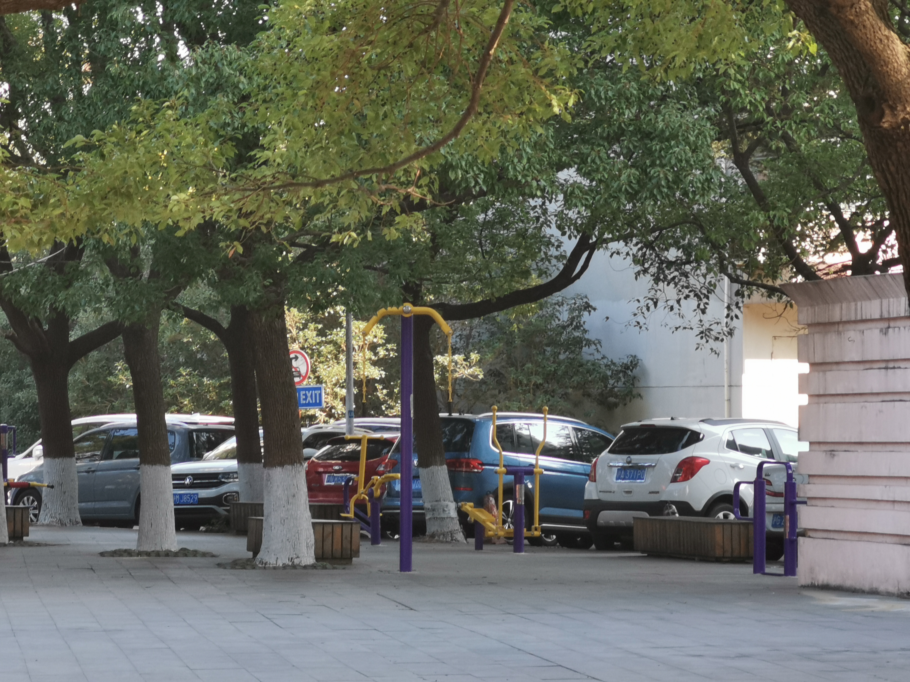 ��ɽ�ľӽ�����