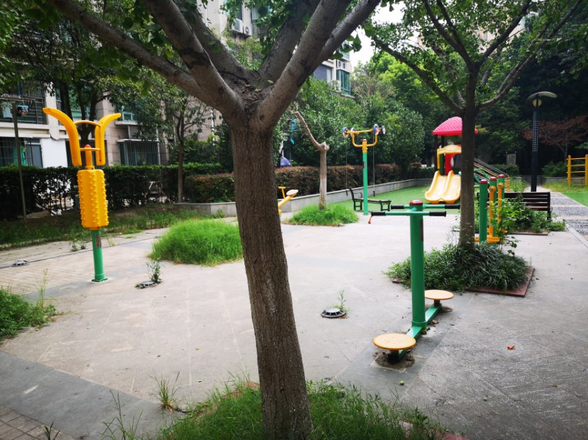 ����·һ����ί����Է��C