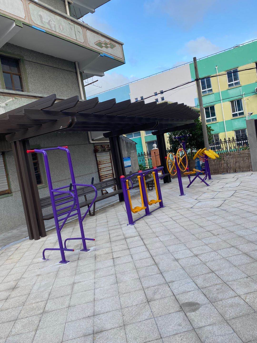 �ϸ۾���ίԱ����ʢ·59�ţ����棩����Է��