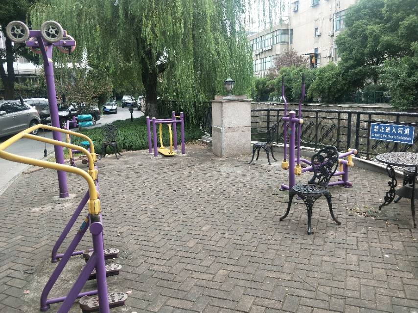 �Ļ���԰��ί������B