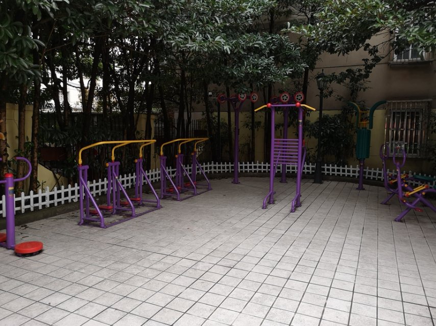 �����ί������A