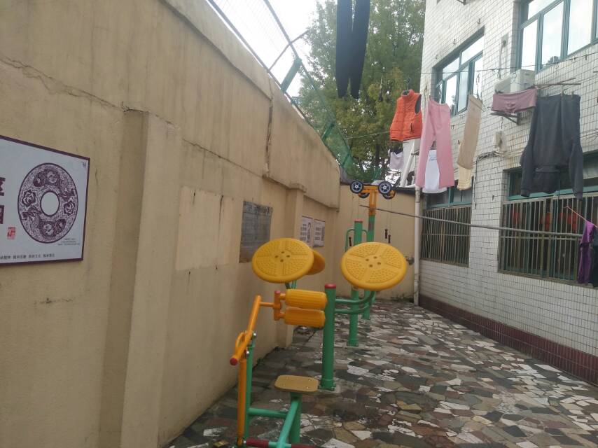 ���־���Ժ