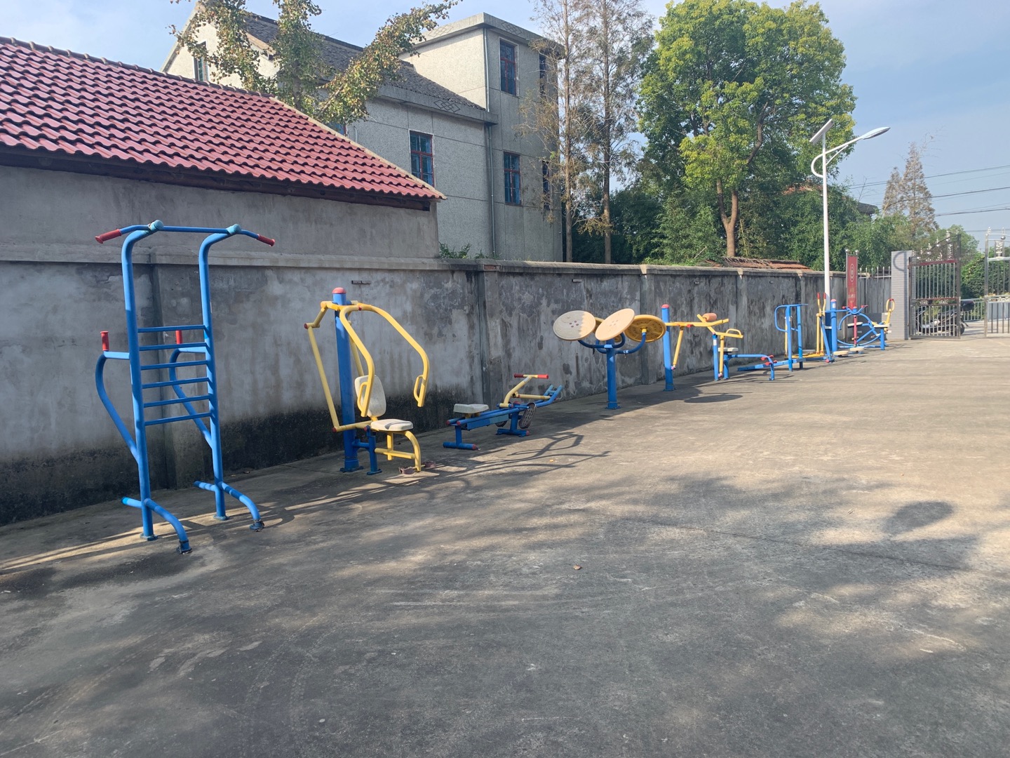 ��ɽ������������