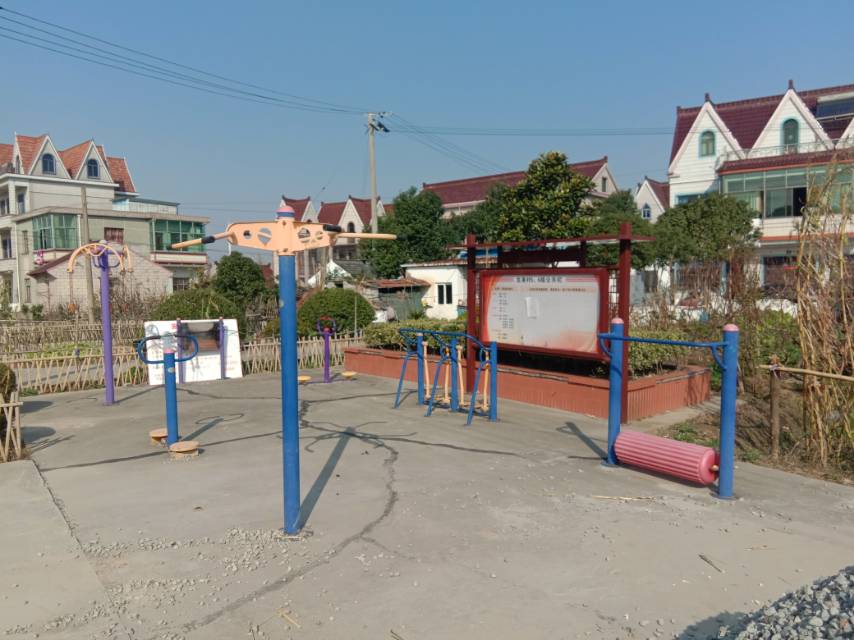 ���۴彡����