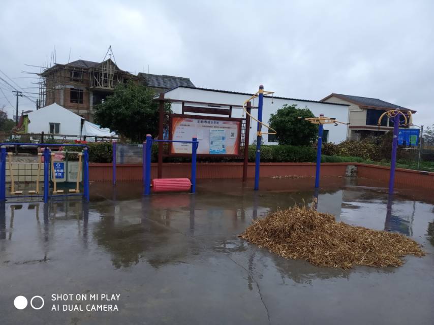 ���۴彡����