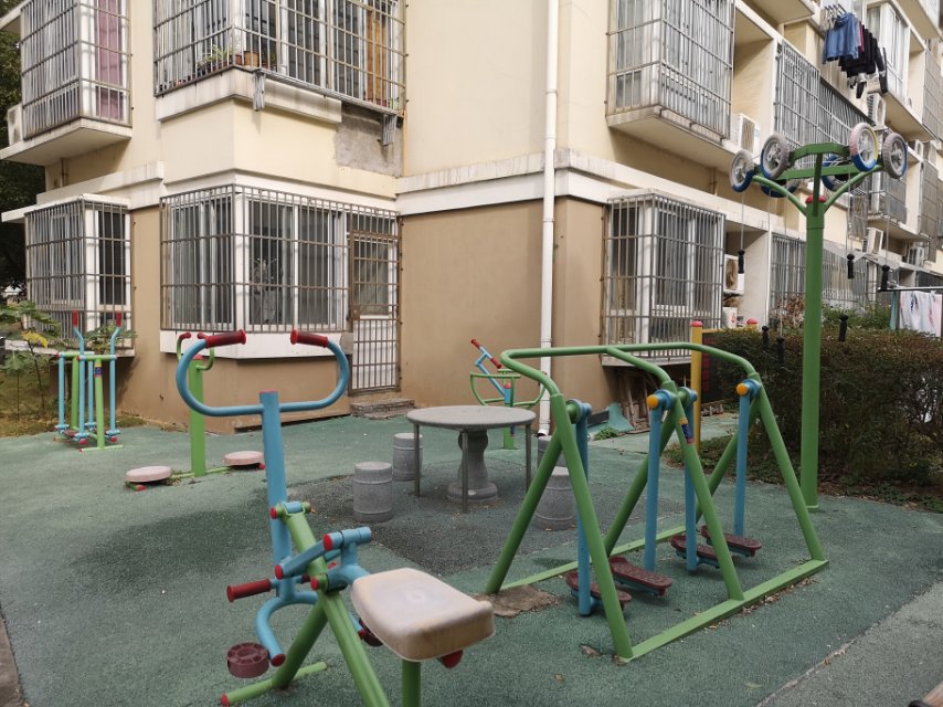 ����Է������