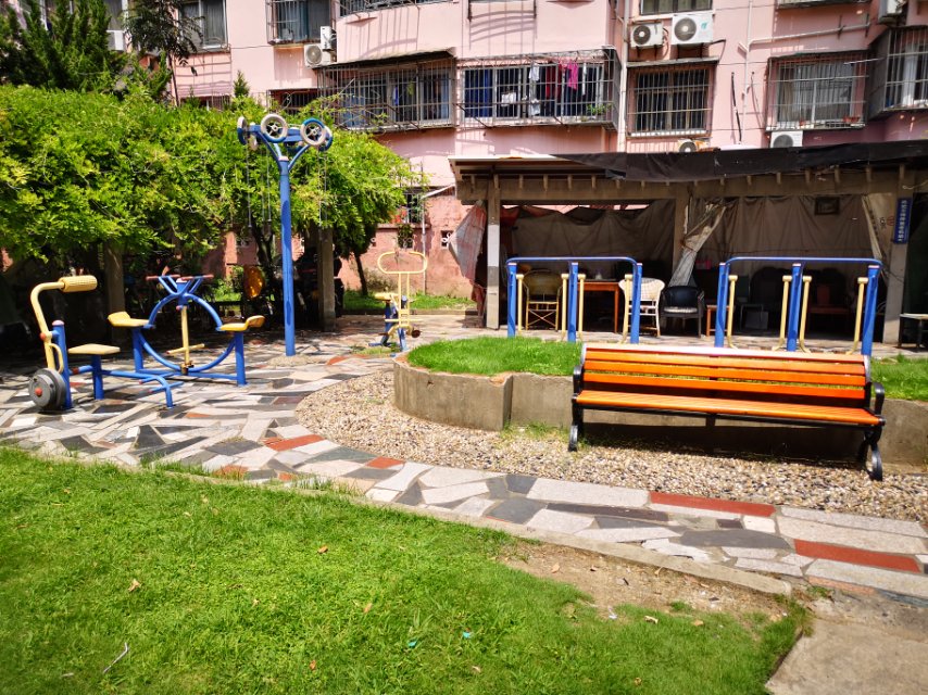 ���������ľ�ί����Է��B