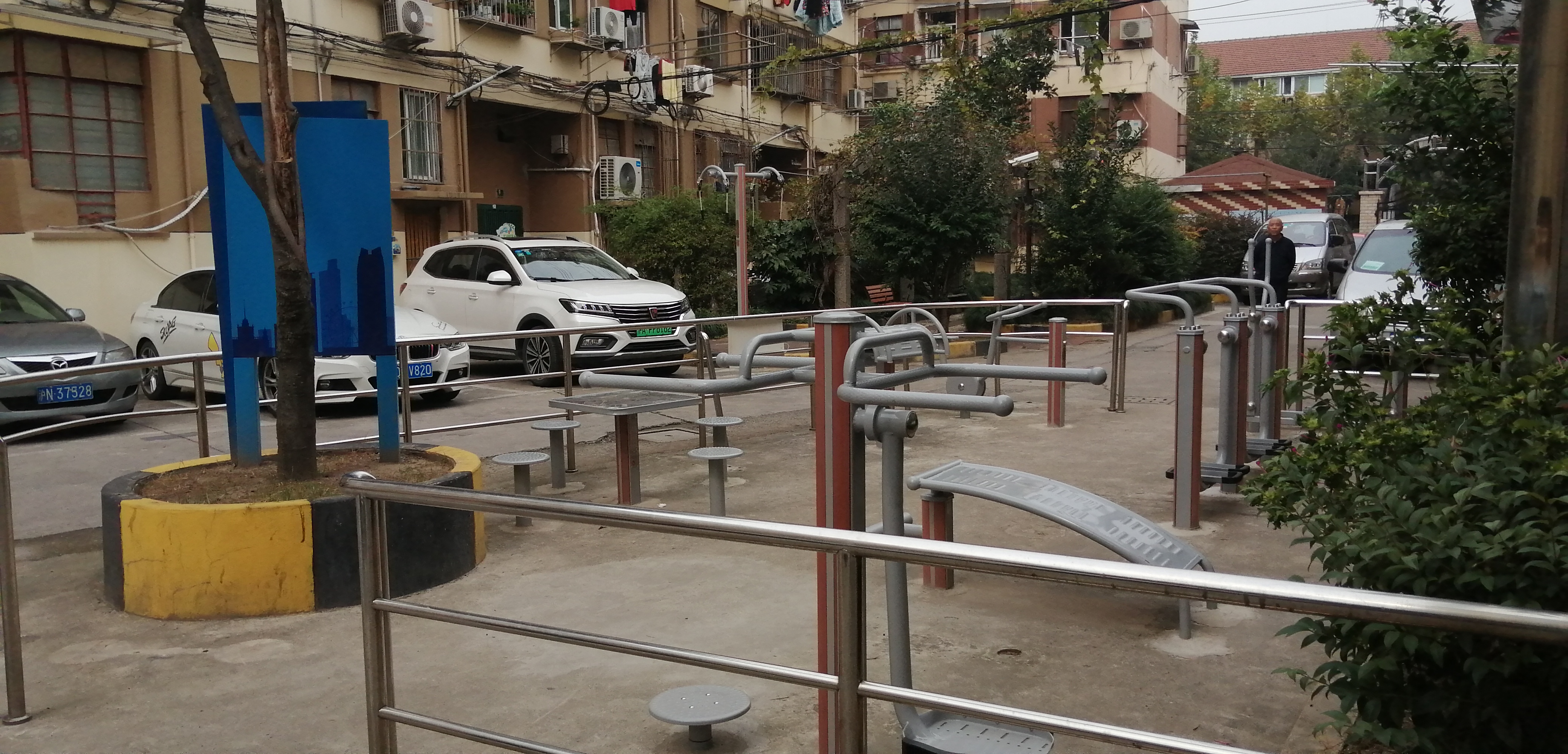 �������ƽ���·�ֵ�����ɽ��ί�����㣨��ɽ·151Ū��