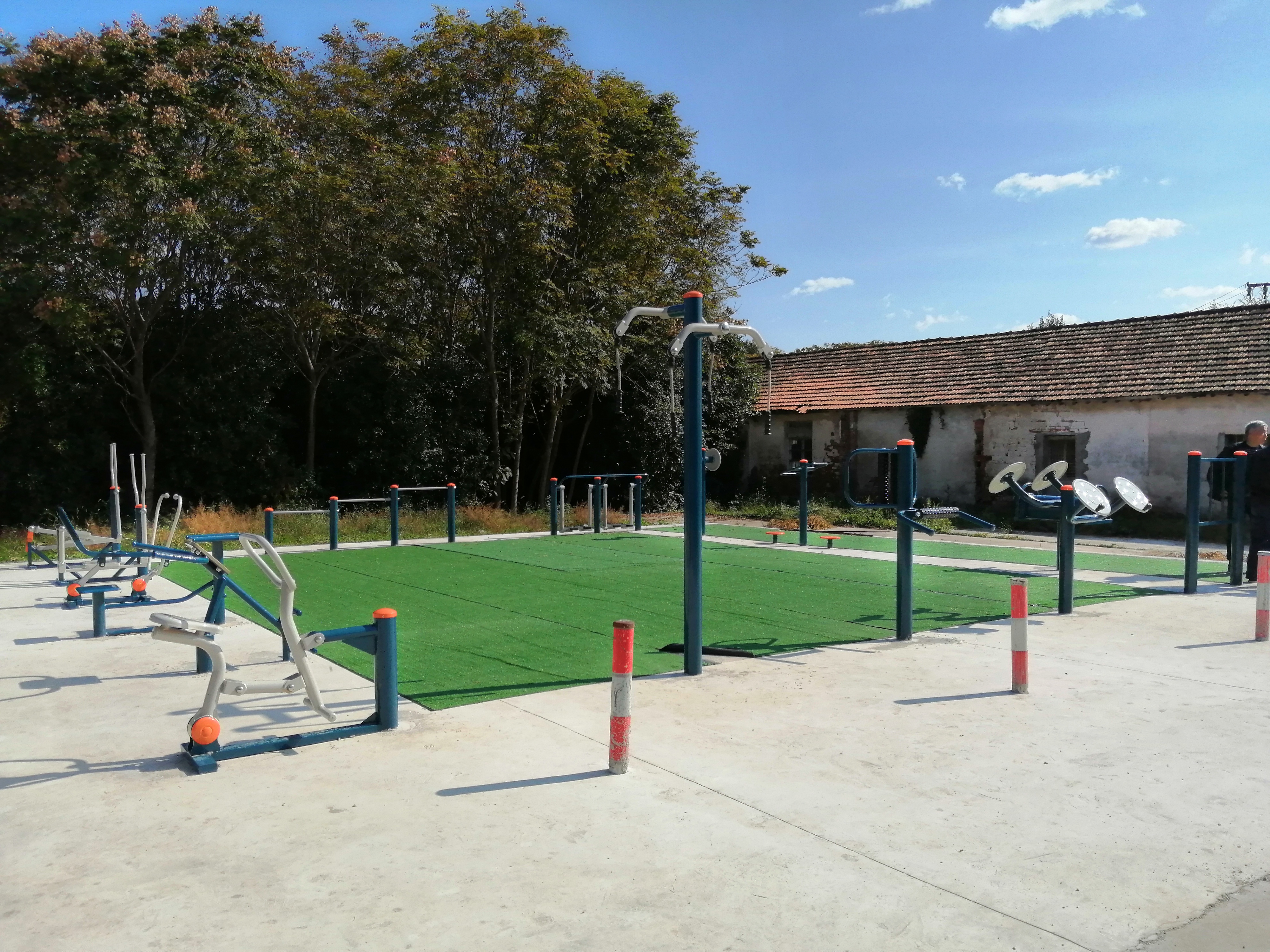 �º���ǿ��彡����