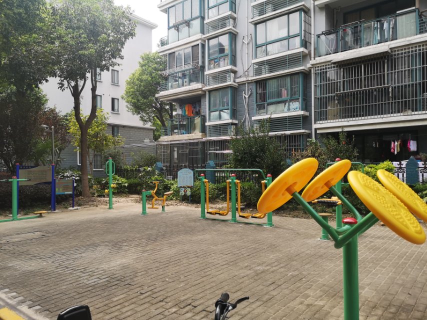 ���Ͼ�ί����Է��B