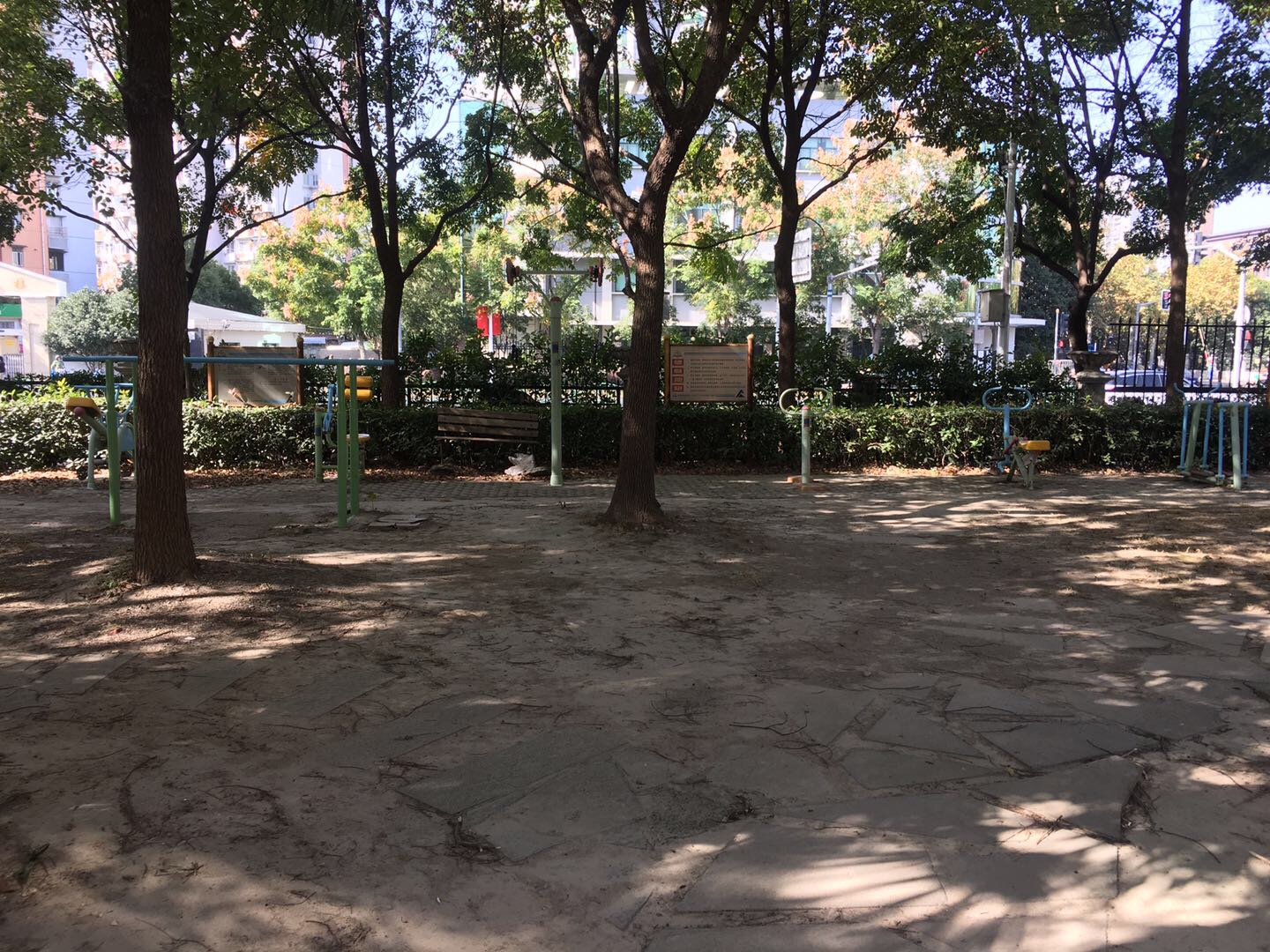 �����԰������