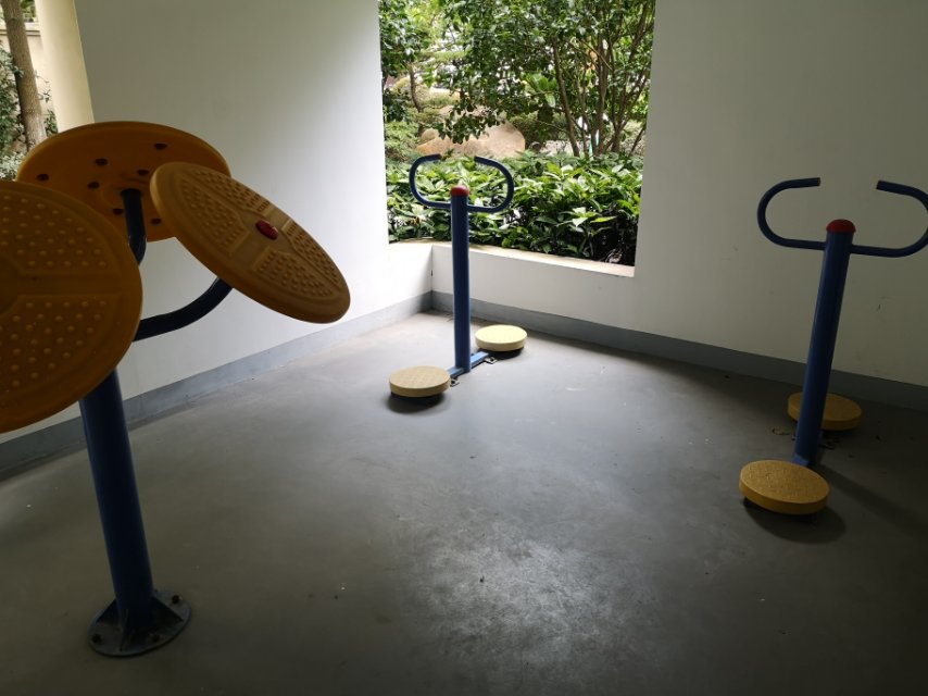 ���������ľ�ί����Է��C