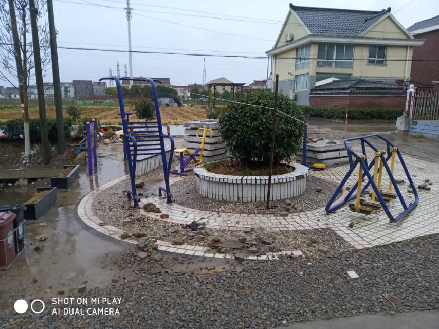 ���۴彡����