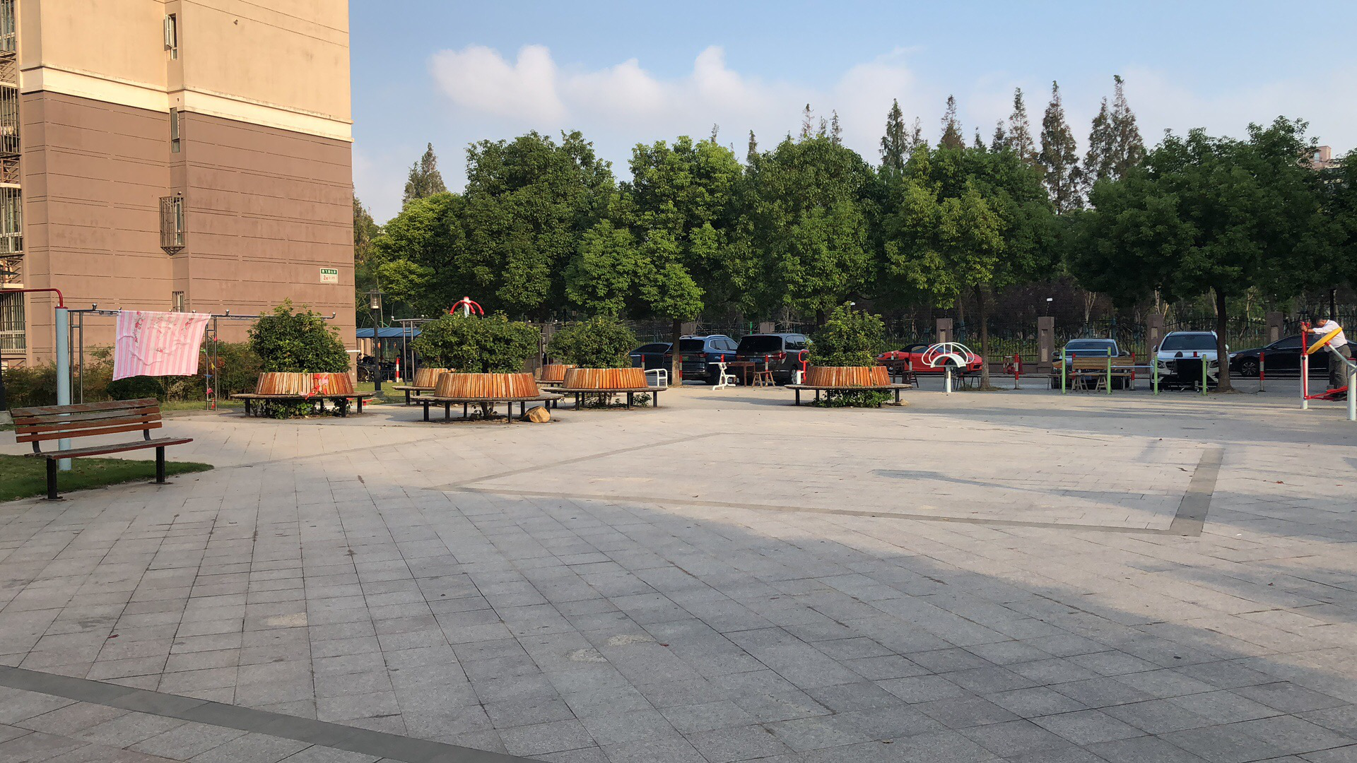 �����˾ӽ�����