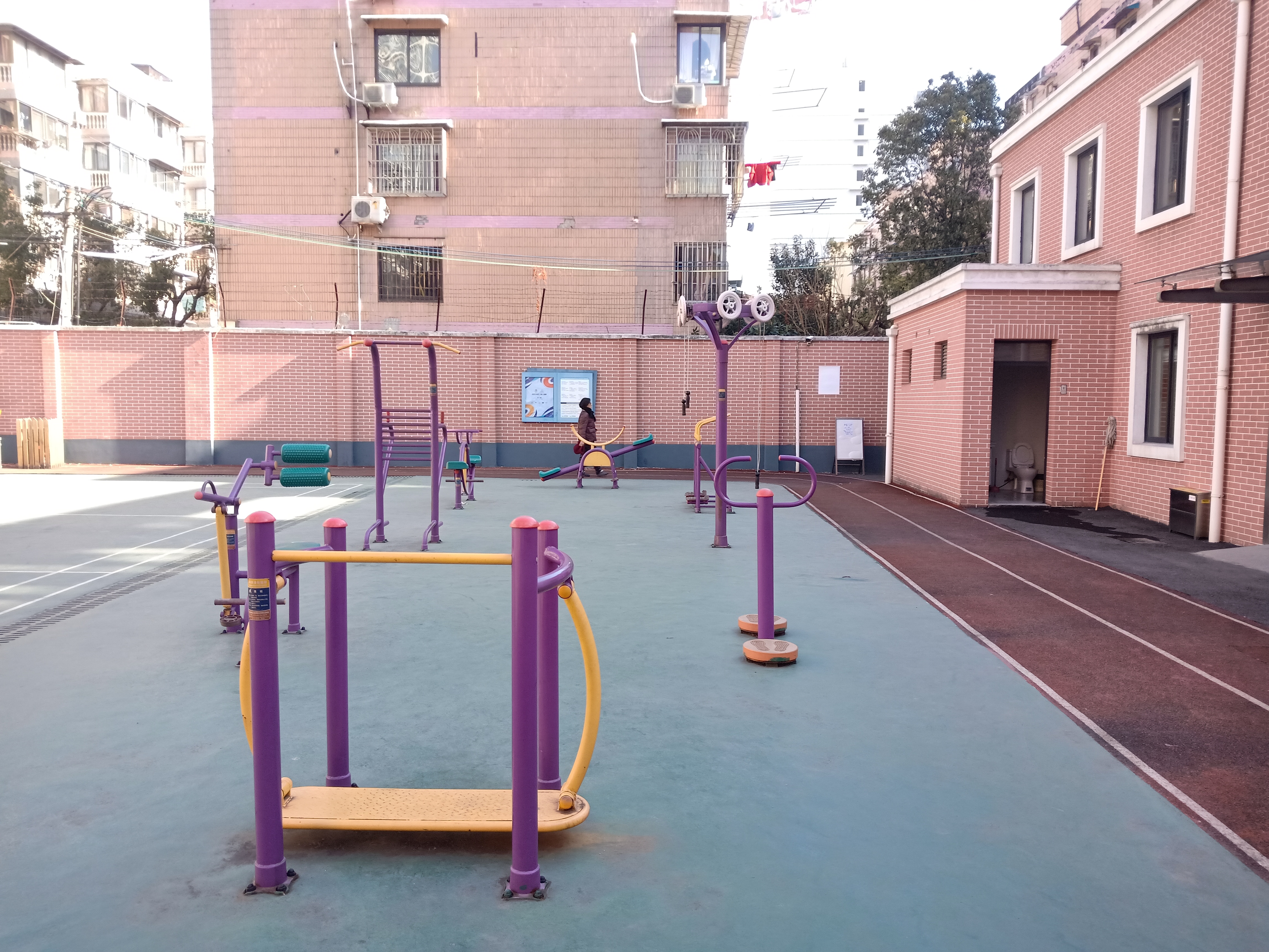 ������������·�ֵ�805Ū��ί�����㣨��ɽ��·805Ū����������ģ�