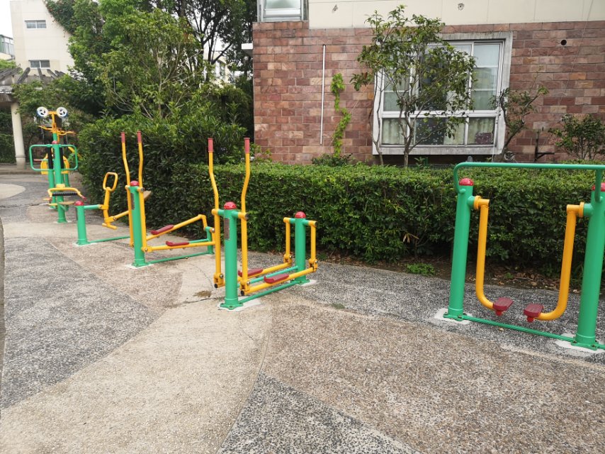 ����·�ľ�ί����Է��B