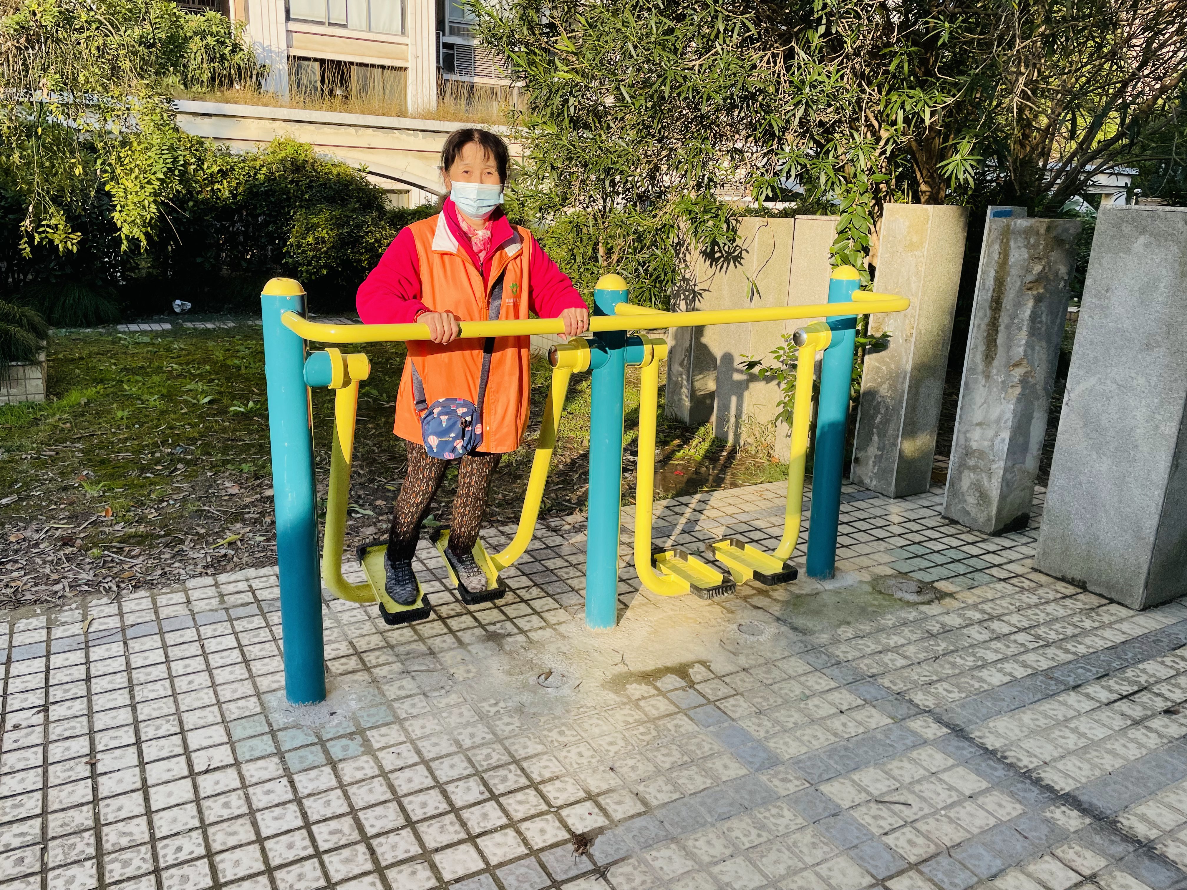 ��λ����̫��������