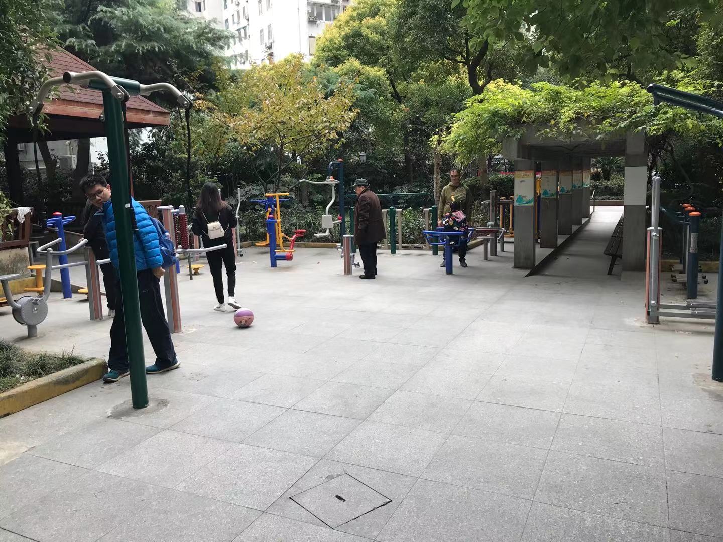 �������ܼҶɽֵ����پ�ί������ ���򺽶�·661Ūһ��