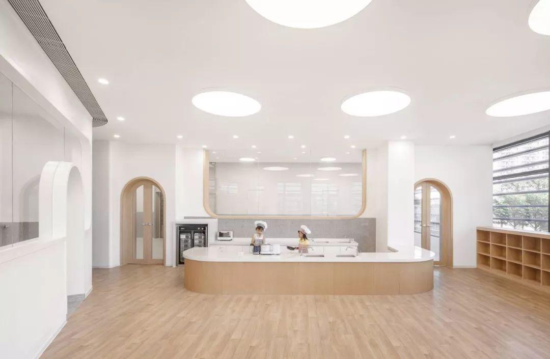 ������Ƶ��׶�԰��Ϊ�����ͷ����Ե���԰